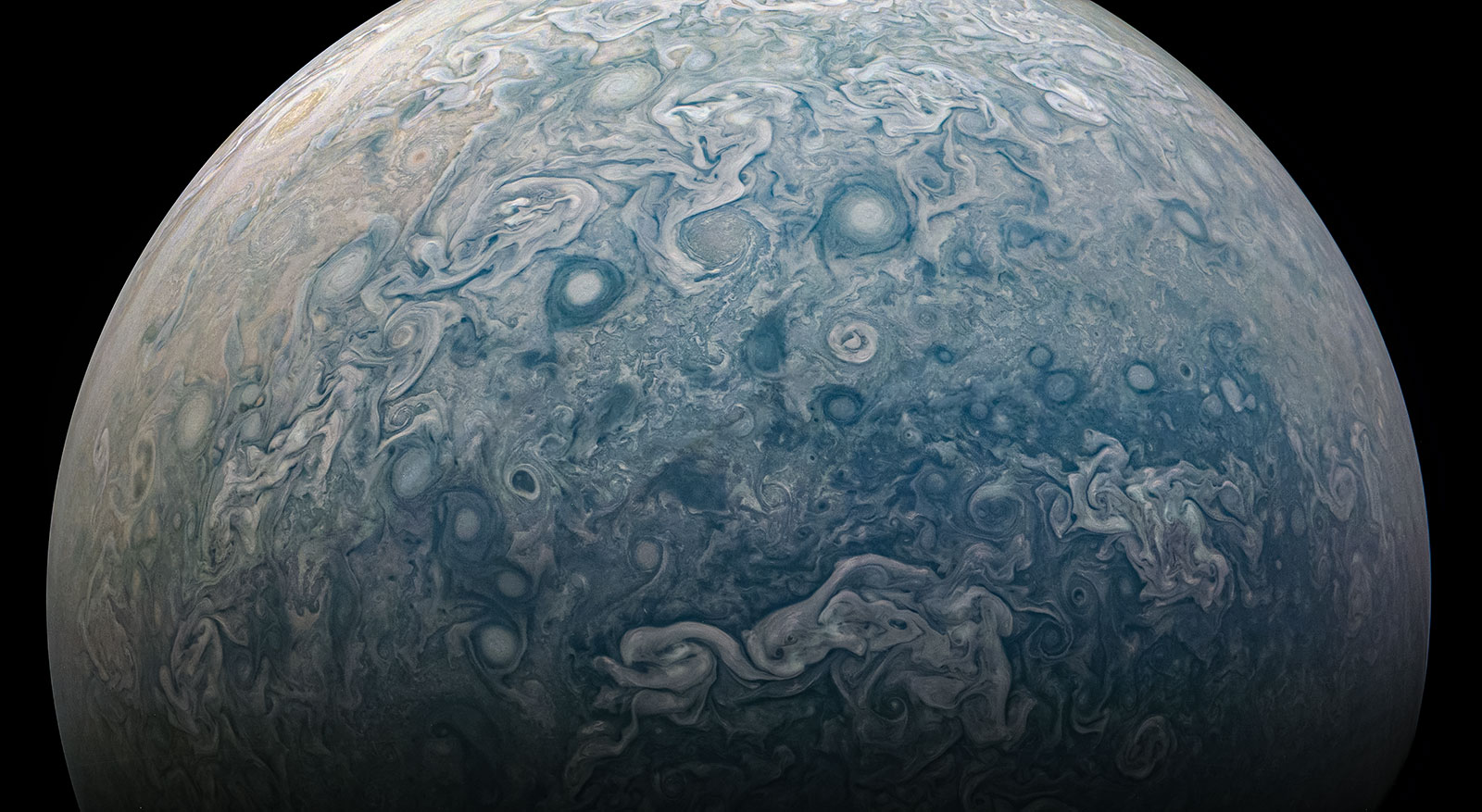 Jupiteria Junon kuvaamana