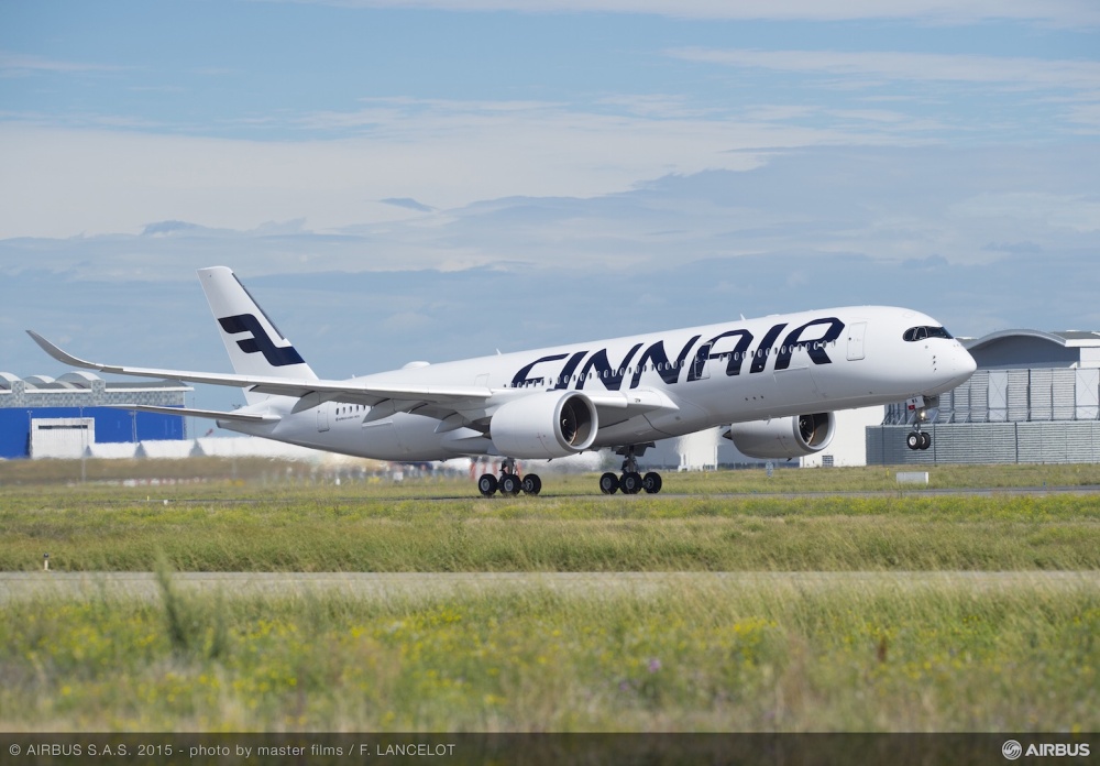A350 OH-LWA ensilennollaan