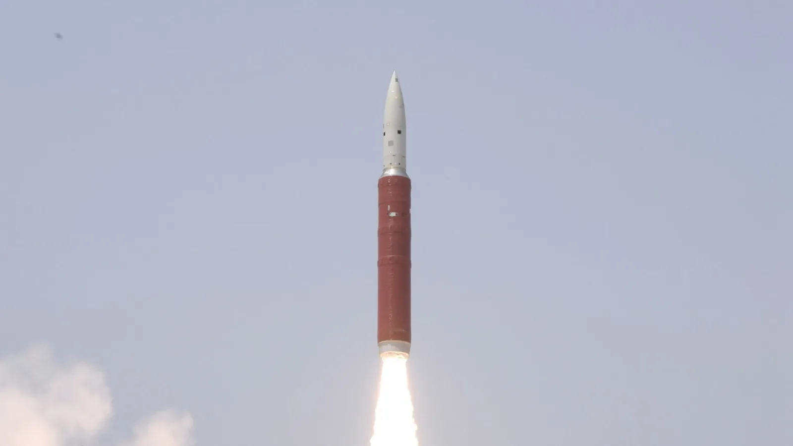Intian ohjus nousee matkaan
