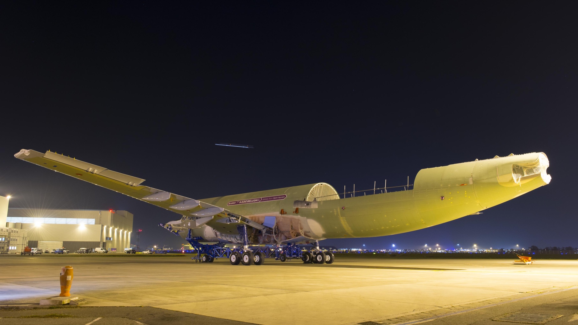 Beluga XL:n runkona käytettävä A300 siirrettävänä Toulousessa