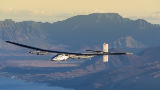 Si2-lentokone koelennollaan Havaijilla
