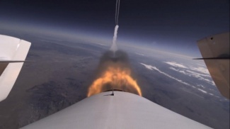 SpaceShip2 koelennolla